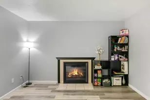 3584 Larchmont Square Ln, Sacramento, CA 95821 - Photo 9
