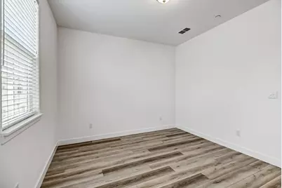 2352 Bronze Star Way, Sacramento, CA 95818 - Photo 33