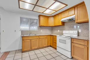 7283 Chardon Ct, Sacramento, CA 95828 - Photo 13
