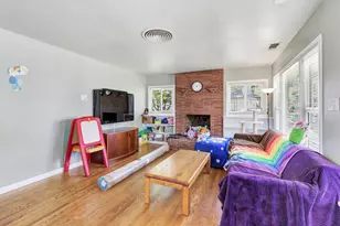 4120 B St, Sacramento, CA 95819 - Photo 7
