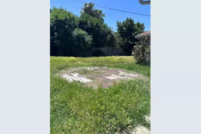 2406 W Hammer Lane, Stockton, CA 95209 - Photo 17
