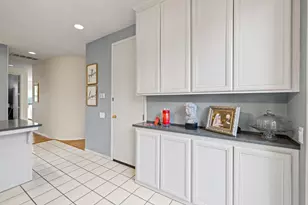 7717 E Port Dr, Sacramento, CA 95831 - Photo 21