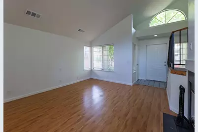 8265 Calla Way, Sacramento, CA 95828 - Photo 5