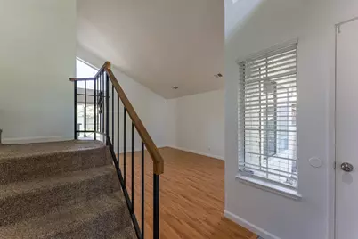 8265 Calla Way, Sacramento, CA 95828 - Photo 9