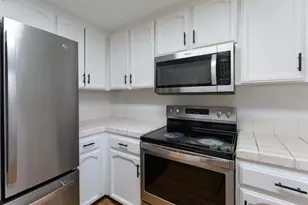 8265 Calla Way, Sacramento, CA 95828 - Photo 21