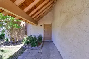 7983 Stone Canyon Cir, Citrus Heights, CA 95610 - Photo 5