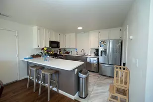 1300 Windsor Ct, Turlock, CA 95380 - Photo 9
