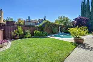 898 Lake Front Dr, Sacramento, CA 95831 - Photo 47