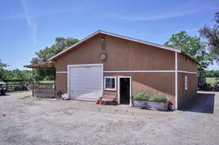 4611 Heather Hills Ln, Oakdale, CA 95361 - Photo 3