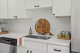 1501 Dickson St, Sacramento, CA 95822 - Photo 9