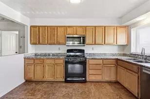 2740 El Caprice Dr, Rancho Cordova, CA 95670 - Photo 13