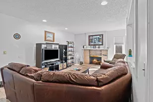 7025 Woodrick Way, Sacramento, CA 95842 - Photo 27