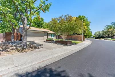 7025 Woodrick Way, Sacramento, CA 95842 - Photo 9