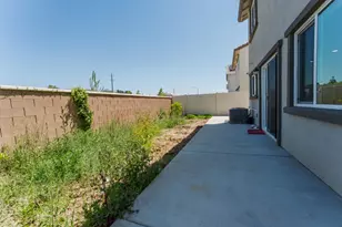 7705 Forestdale Wy, Elk Grove, CA 95758 - Photo 23