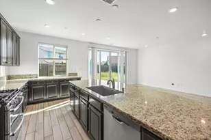 9362 Bear Grass Cir, Sacramento, CA 95829 - Photo 11