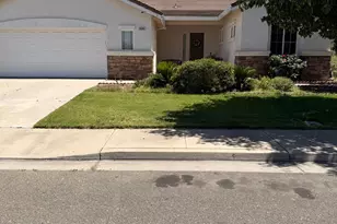 524 E Aldrich Ave, Livingston, CA 95334 - Photo 1