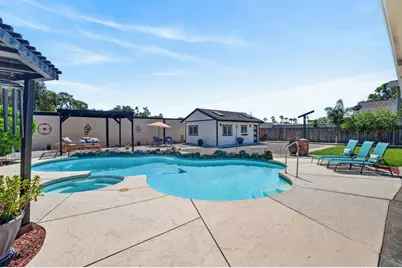 7577 Alma Vista Way, Sacramento, CA 95831 - Photo 3