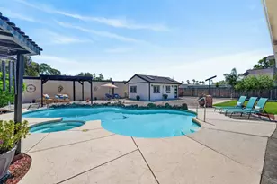 7577 Alma Vista Wy, Sacramento, CA 95831 - Photo 3