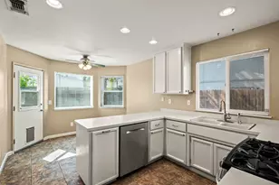 2911 Twin Creeks Ln, Rocklin, CA 95677 - Photo 11