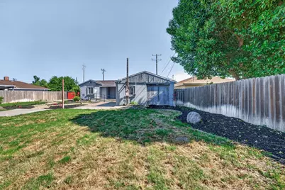 634 E Harney Lane, Lodi, CA 95242 - Photo 21