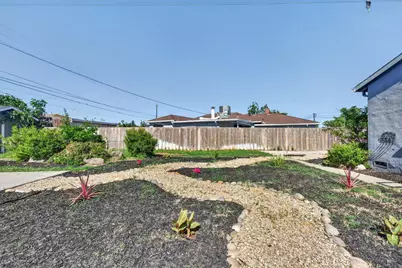634 E Harney Lane, Lodi, CA 95242 - Photo 23