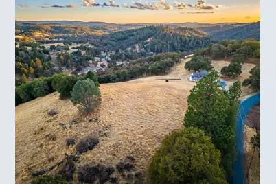 19635 Peyton Pl, Grass Valley, CA 95949 - Photo 5