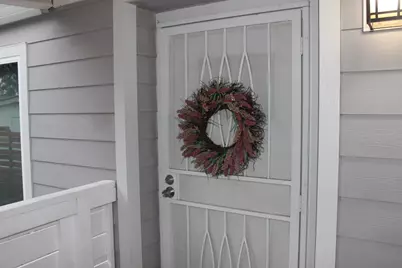 Bentley Avenue, Sacramento, CA 95823 - Photo 9