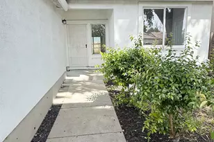 8226 Windmill Oaks Pl, Antelope, CA 95843 - Photo 3