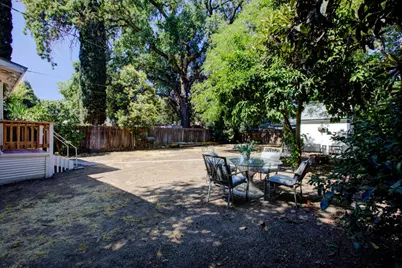 221 Orange Avenue, Modesto, CA 95350 - Photo 29