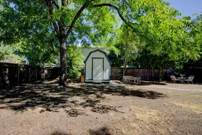 221 Orange Avenue, Modesto, CA 95350 - Photo 31