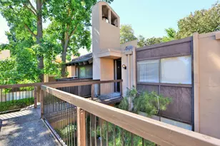 2238 Woodside Ln, Sacramento, CA 95825 - Photo 9