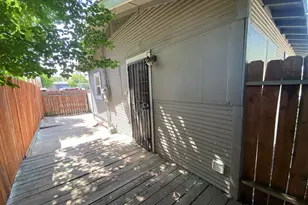112 Almond Ave, Modesto, CA 95354 - Photo 15
