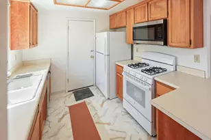 7004 Springmont Dr, Elk Grove, CA 95758 - Photo 15