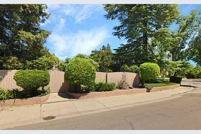949 S Country Club Boulevard, Stockton, CA 95204 - Photo 61