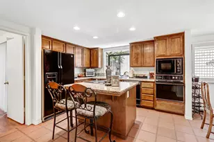 2044 University Park Dr, Sacramento, CA 95825 - Photo 19