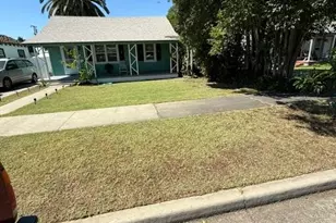 328 E 20th St, Merced, CA 95340 - Photo 1