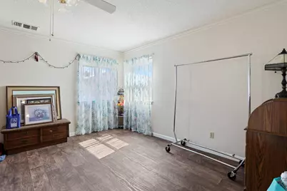 3061 Kroy, Sacramento, CA 95820 - Photo 17