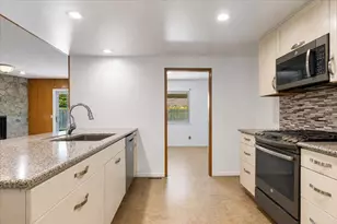 69 Springbrook Cir, Sacramento, CA 95831 - Photo 13