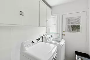 1300 Swanston Dr, Sacramento, CA 95818 - Photo 33