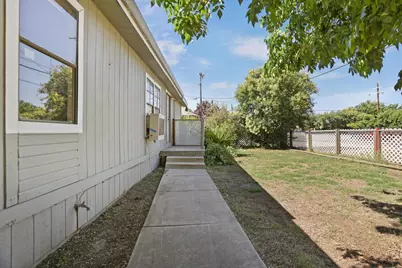 415 S Cardinal Avenue, Stockton, CA 95215 - Photo 37