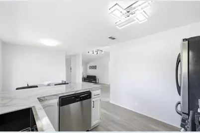 7370 Bruno Way, Sacramento, CA 95828 - Photo 17