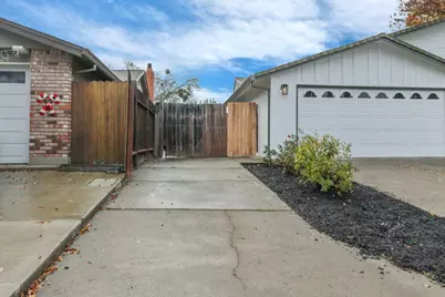 8628 Fallbrook Way, Sacramento, CA 95826 - Photo 5