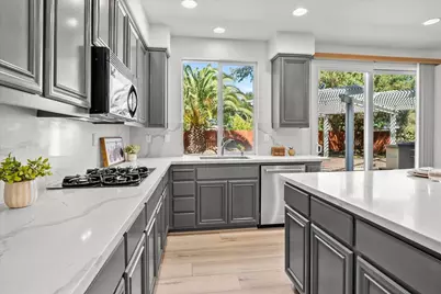 402 Payton Court, Tracy, CA 95377 - Photo 15