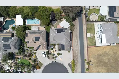 402 Payton Court, Tracy, CA 95377 - Photo 5