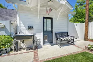 2755 25th St, Sacramento, CA 95818 - Photo 57