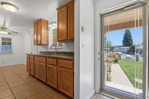 199 Dorman Ave, Yuba City, CA 95991 - Photo 9