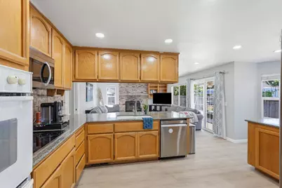 8510 Diamond Oak Way, Elk Grove, CA 95624 - Photo 11
