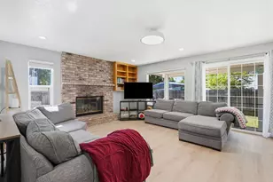 8510 Diamond Oak Way, Elk Grove, CA 95624 - Photo 9