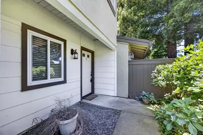 6239 Riverside Boulevard #2, Sacramento, CA 95831 - Photo 3