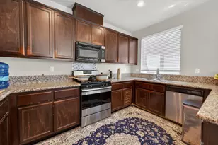 1211 Golden Angel Wy, Sacramento, CA 95838 - Photo 11